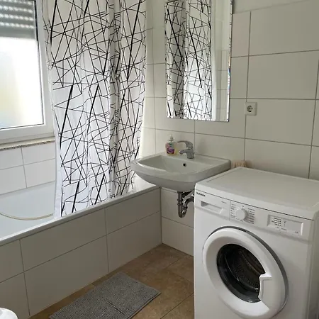 Zentrale Und Gemuetliche In *